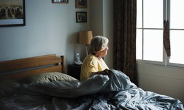 Báo động tình trạng cô đơn ở người cao tuổi giữa nhịp sống đô thị