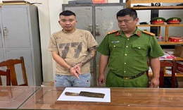 Bắt đối tượng dùng dao chém nhiều nhát vào bạn nhậu