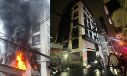 Hà Nội: Cháy nhà tại Lĩnh Nam, nhiều người tìm cách thoát qua tầng tum sang nhà bên cạnh