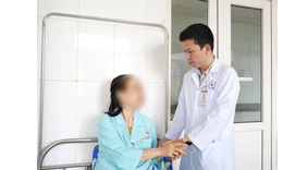 Phẫu thuật khẩn cứu người phụ nữ mất máu âm thầm suốt 2 tháng