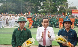 Chủ tịch Quốc hội Trần Thanh Mẫn dự lễ tiễn tân binh lên đường nhập ngũ