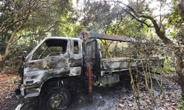 Cháy xe tải gắn cẩu tại Hòa Lạc, 1 người tử vong nghi do vướng dây điện