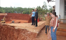 Đồng Nai dừng thi công đoạn đường khiến nhà dân chênh vênh mép vực