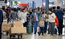 Giá nhiên liệu tăng, ngành hàng không đề xuất thu phụ phí vào giá vé