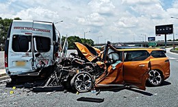  4 bước xử lý khi xe gặp nạn trên cao tốc 