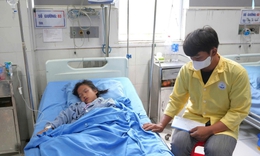 Bé gái 9 tuổi ở Thái Nguyên bị vùi lấp dưới mái nhà đổ, rất cần sự chung tay cứu giúp của cộng đồng