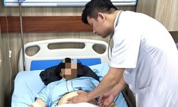 Cùng lúc nhiễm nhiều loại giun sán, gan của cụ bà chứa toàn mủ đục