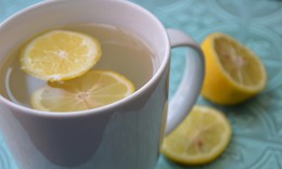 Uống nước chanh ấm mỗi sáng thận thay đổi như thế nào