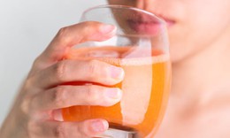 5 lợi ích khi uống nước ép cà rốt mỗi ngày