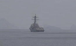 Loạt tàu khu trục Mỹ tiến hành rà phá thủy lôi ở eo biển Hormuz