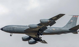 Máy bay KC-135 Mỹ chằng chịt vết đạn sau trận đánh của Iran?