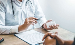 Kê đơn, gợi ý chuyển người bệnh tới cơ sở khác nhằm trục lợi: Phạt đến 10 triệu đồng, tước chứng chỉ hành nghề