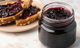 Cách dùng quả dâu tằm hỗ trợ giấc ngủ