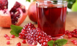 5 nhóm người cần thận trọng khi uống nước ép lựu