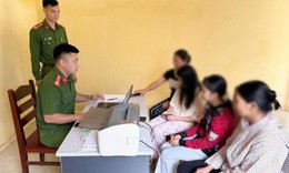 Ngăn chặn 2 thiếu nữ vùng cao bỏ nhà đi tìm 'việc nhẹ lương cao'