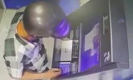 Từ vụ người đàn ông lấy 128 triệu đồng bị bỏ quên tại ATM, cán bộ ngân hàng khuyến cáo những điều cần nhớ khi giao dịch