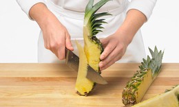 Lý do bạn không nên bỏ phí lõi dứa