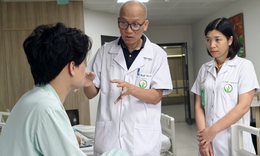 Chưa từng có trong y văn: Người bệnh đến viện cấp cứu với 2 chiếc đũa đâm sâu vào 2 mắt