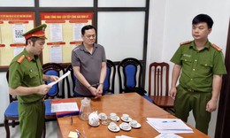 Bắt nguyên cán bộ Ủy ban Kiểm tra Tỉnh ủy Hòa Bình (cũ)