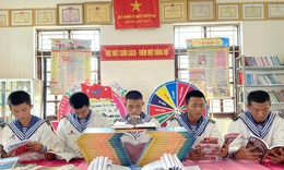 Nhiều chiến sĩ hải quân đọc sách để nuôi dưỡng tâm hồn