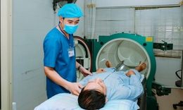 Già hóa nhanh, bệnh tật nhiều, người cao tuổi cần được chăm sóc thế nào?