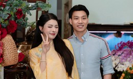 Mẹ vợ cầu thủ Văn Thanh gây chú ý trong ngày đặc biệt của con