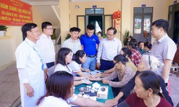 Hàng trăm người dân Hà Tĩnh được khám, sàng lọc bệnh miễn phí