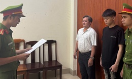 Khởi tố đối tượng điều khiển xe tông rào chắn của lực lượng làm nhiệm vụ