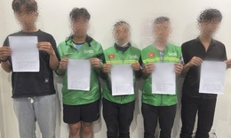 Phát hiện nhóm người đánh bạc tại bãi đỗ xe sân bay