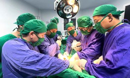 Người phụ nữ phát hiện mang khối u dạ dạy kích thước khổng lồ từ triệu chứng bất thường