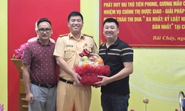 CSGT Quảng Ninh dùng xe đặc chủng mở đường đưa sản phụ chuyển dạ đến viện cấp cứu