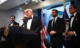 Xả súng tại tiệc báo chí Nhà Trắng: ông Trump thoát nạn, nghi phạm bị bắt giữ