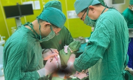 Thay khớp háng bán phần, cụ ông thoát đau và phục hồi nhanh