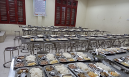 Nỗi lòng người thầy trước giới hạn đạo đức bên khay cơm của trẻ