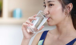 5 sai lầm khiến uống nhiều nước mà cơ thể vẫn 'khát'