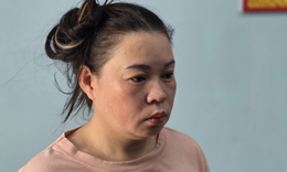 Bắt người phụ nữ hành hung nhân viên gác chắn đường sắt