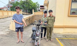 Bắt nhanh nhóm thiếu niên dùng vũ lực, cướp đèn xe đạp điện