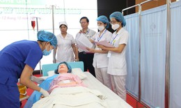 Nữ điều dưỡng Sản Nhi: 'Sau mỗi mũi tiêm, ca trực là trách nhiệm với tính mạng con người'
