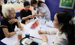 Khám định kỳ miễn phí để phát hiện sớm dấu hiệu bất thường, quản lý sức khỏe liên tục