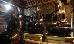 Chiêm ngưỡng bàn thờ Phật bằng đá 650 năm tuổi thời Trần ở Hà Nội