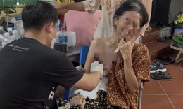 Chuyện rùng mình giữa Hà Nội: Tự ý 'mổ' khối u ngay tại cơ sở chữa bệnh bằng nước