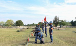 Kiểm tra bắn đạn thật trong 3 tư thế với chiến sĩ mới ở Vùng 4 Hải quân