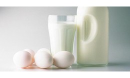 Bữa sáng với lòng trắng trứng gà và sữa giúp giữ dáng hiệu quả