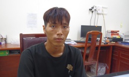 Khống chế chủ cửa hàng đang mang thai, cướp 40 iPhone rồi bỏ trốn
