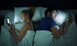 Tỷ lệ sinh toàn cầu lao dốc sau khi điện thoại thông minh ra đời