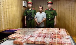 Khống chế những tay buôn ma túy cực nguy hiểm nổ súng chống trả, chém công an bị thương