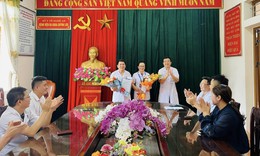 Khen thưởng bác sĩ cứu sống cháu bé ngừng tim tại biển Quỳnh - Nghệ An