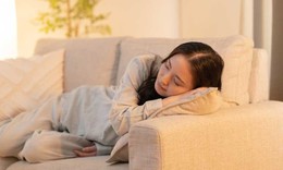 Chỉ 5 phút tập mỗi tối sẽ giúp bạn ngủ ngon hơn
