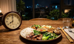 4 điều có thể xảy ra với hệ tiêu hóa khi ăn tối muộn