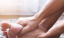 6 nguyên nhân gây phù chân ở người cao tuổi